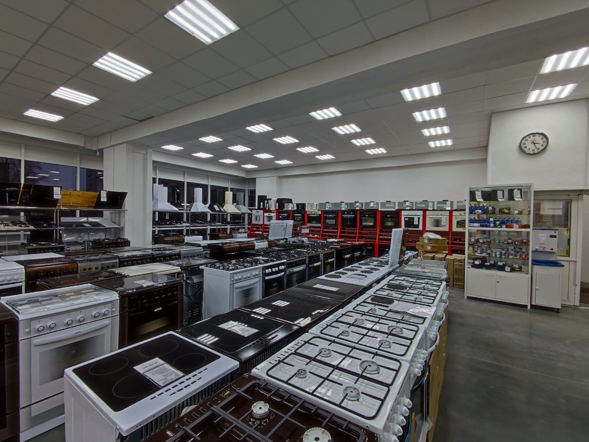 Фото магазина с витриной газовых плит.